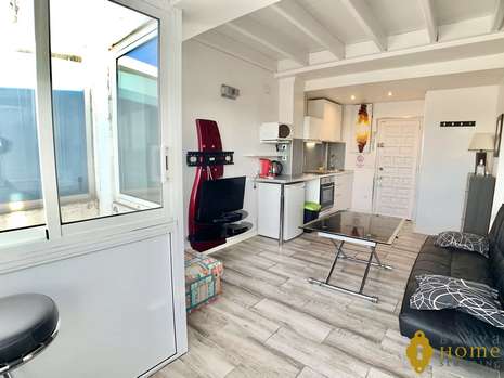 Entirely renovated duplex with beautiful view on the canal for sale in Empuriabrava