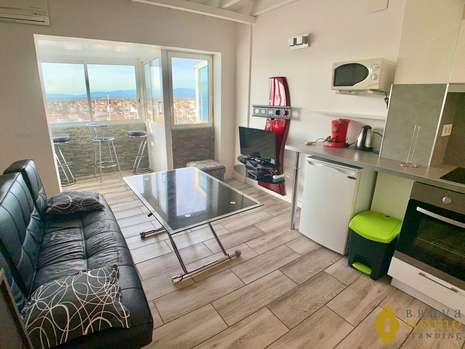 Entirely renovated duplex with beautiful view on the canal for sale in Empuriabrava