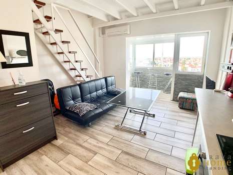 Entirely renovated duplex with beautiful view on the canal for sale in Empuriabrava