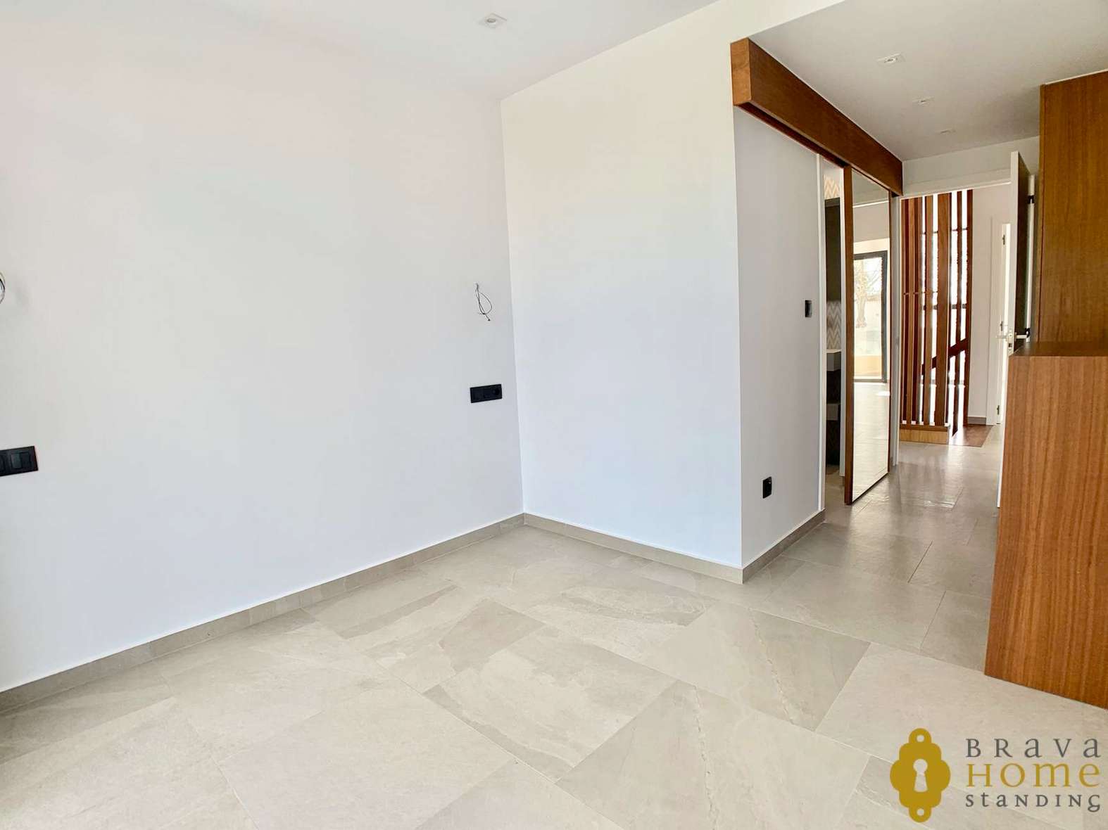 Magnífica casa de nueva construcción al canal ancho en venta en Empuriabrava