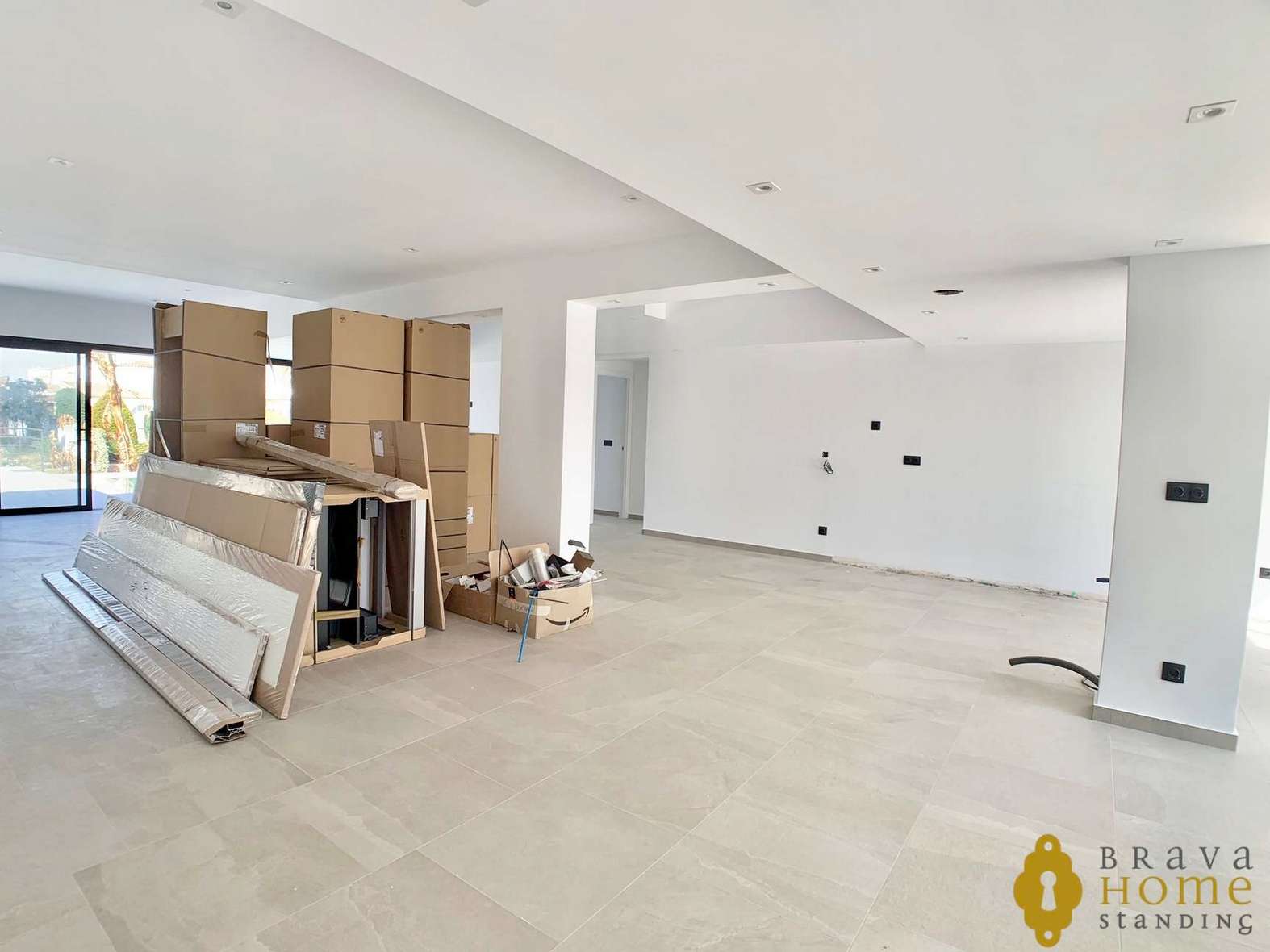 Magnifique maison neuve de plain-pied au canal large, à vendre à Empuriabrava