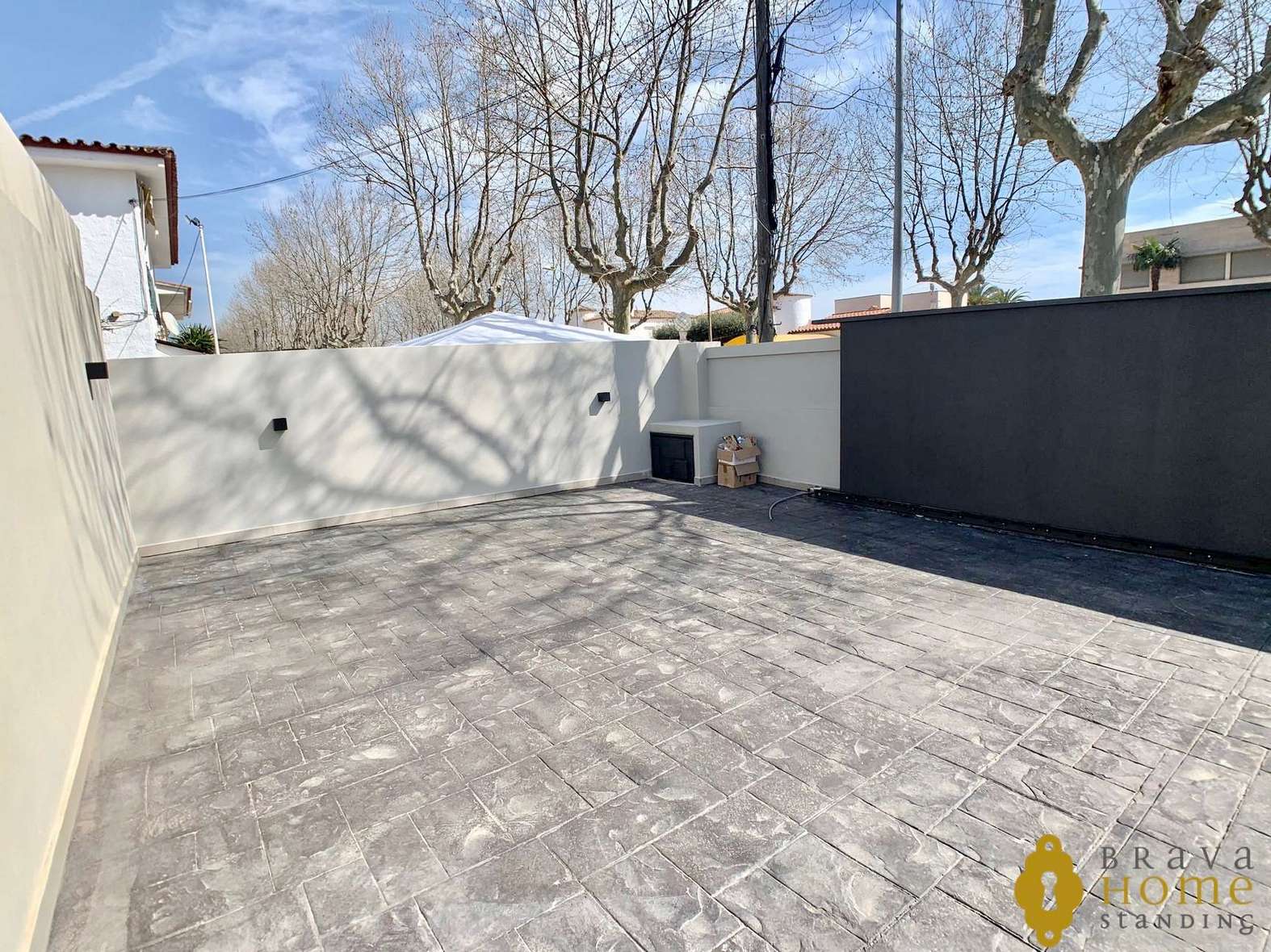Magnifique maison neuve de plain-pied au canal large, à vendre à Empuriabrava