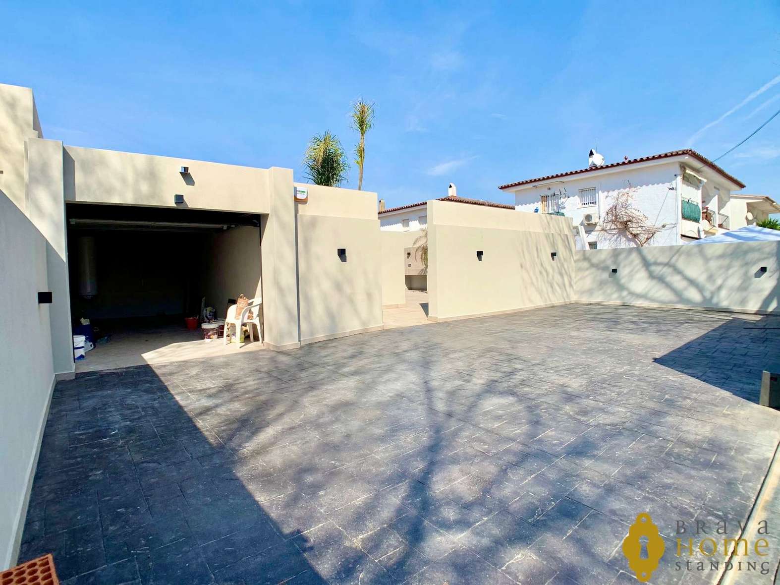 Magnifique maison neuve de plain-pied au canal large, à vendre à Empuriabrava