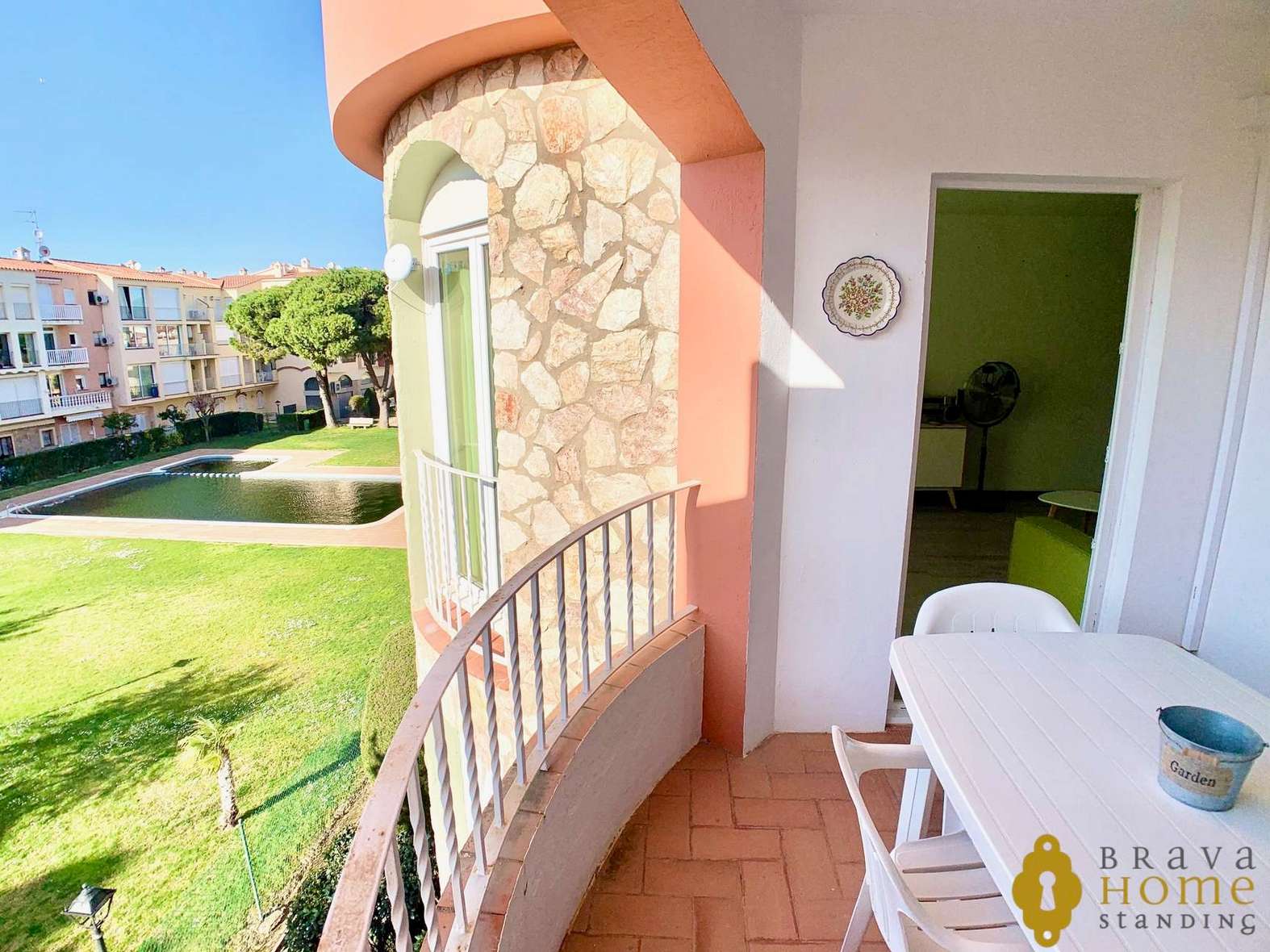 Hermoso apartamento a 200 metros de la playa en venta en Empuriabrava