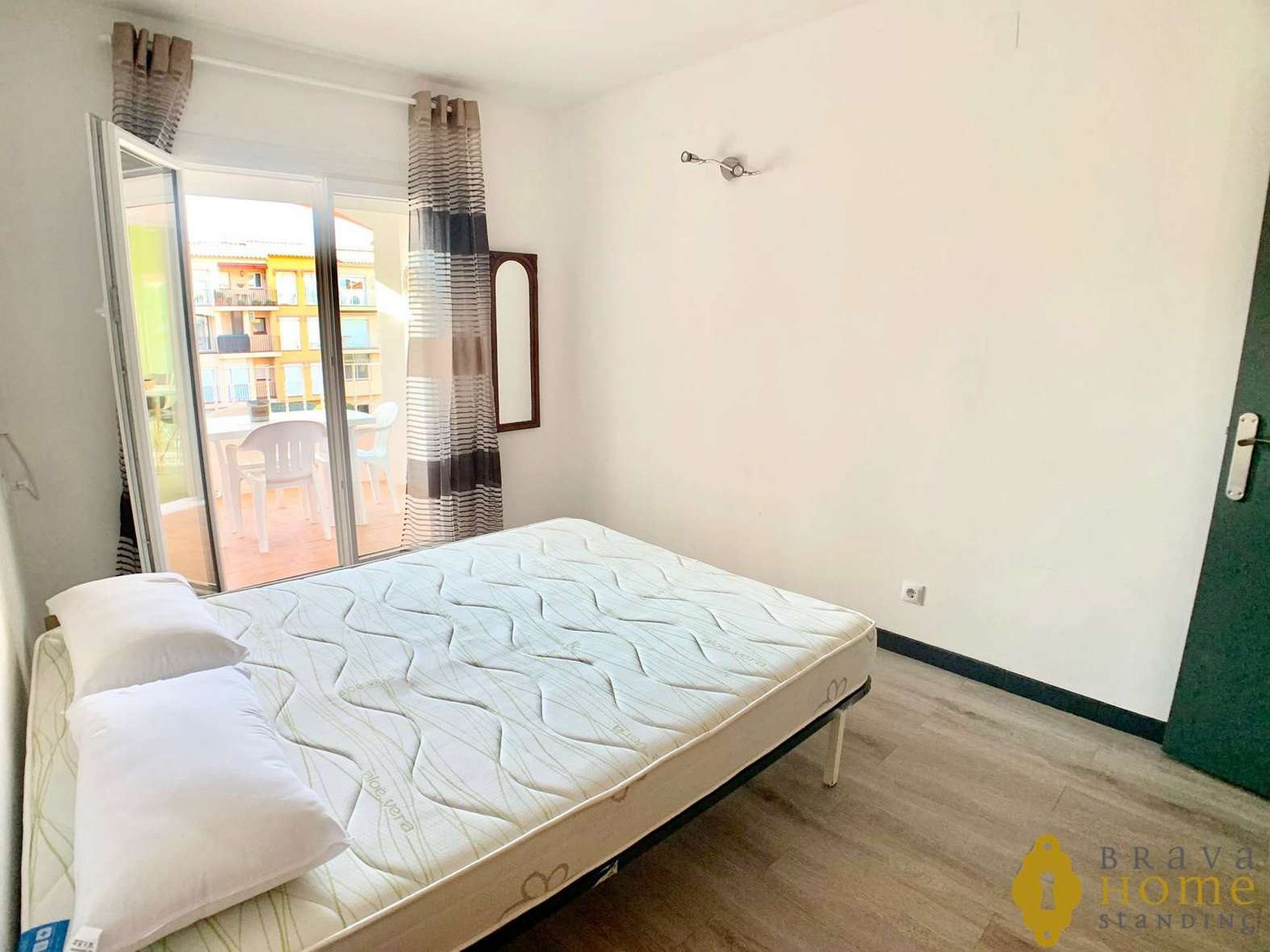 Hermoso apartamento a 200 metros de la playa en venta en Empuriabrava