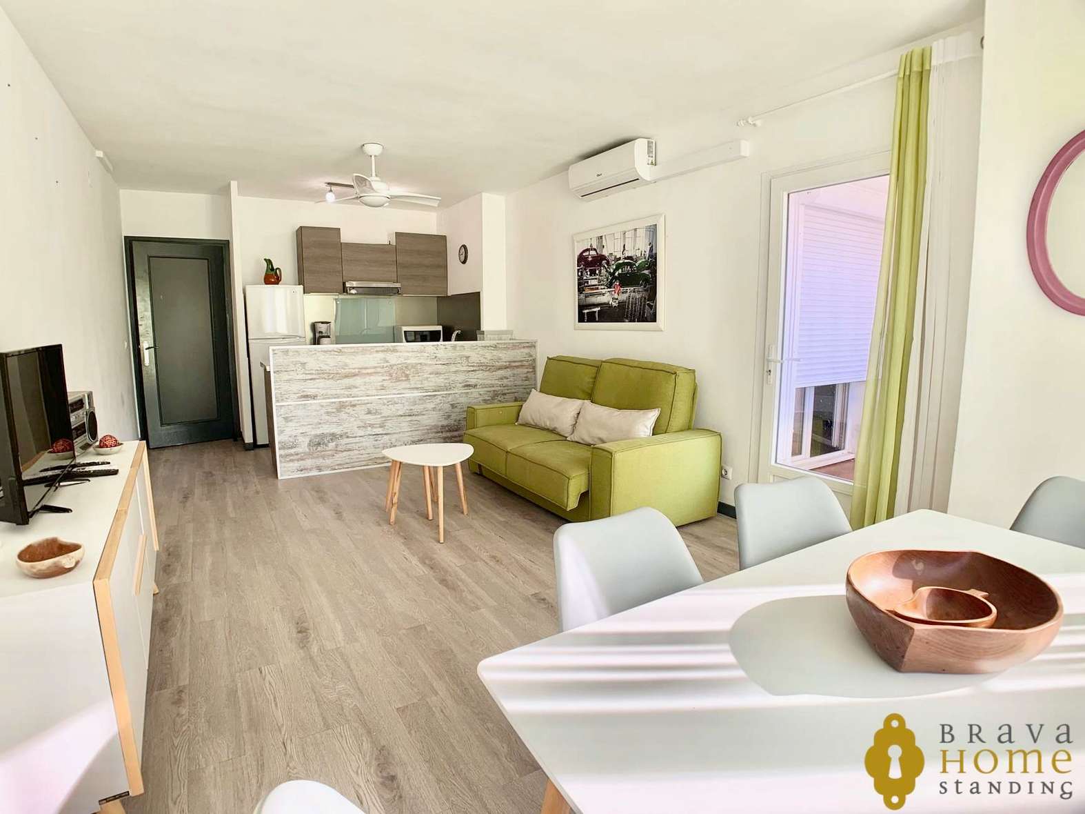Hermoso apartamento a 200 metros de la playa en venta en Empuriabrava