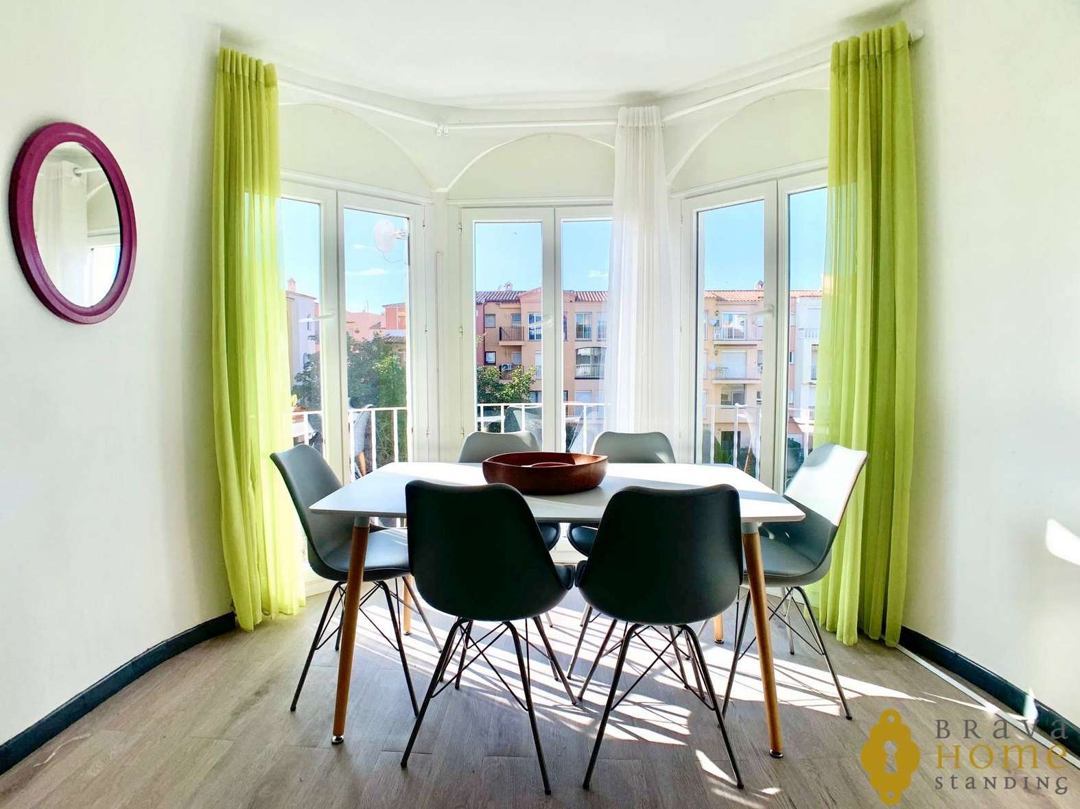 Hermoso apartamento a 200 metros de la playa en venta en Empuriabrava