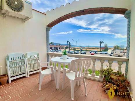 Nice apartment in first line of sea for sale in Empuriabrava