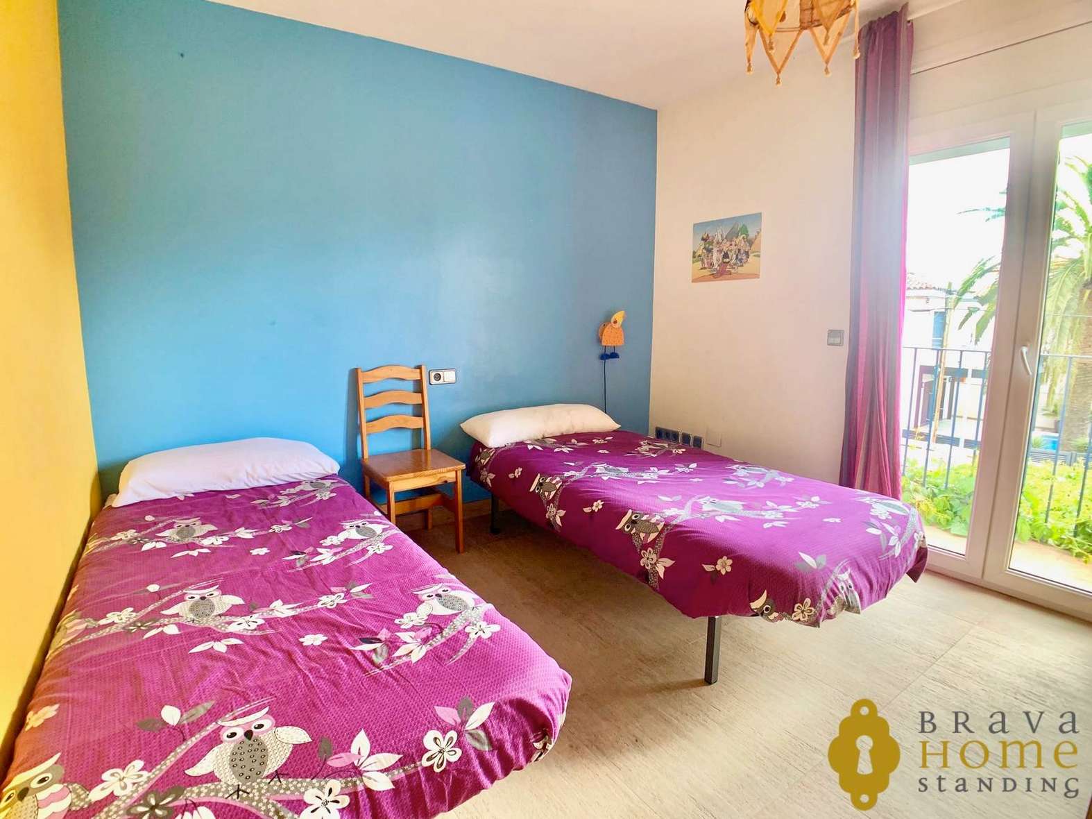 Bonita casa reformada cerca de la playa en venta en Empuriabrava