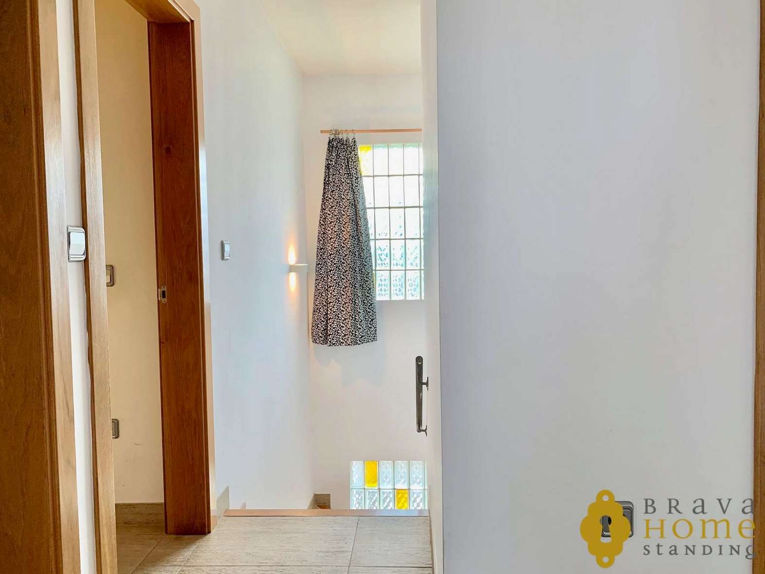 Bonita casa reformada cerca de la playa en venta en Empuriabrava