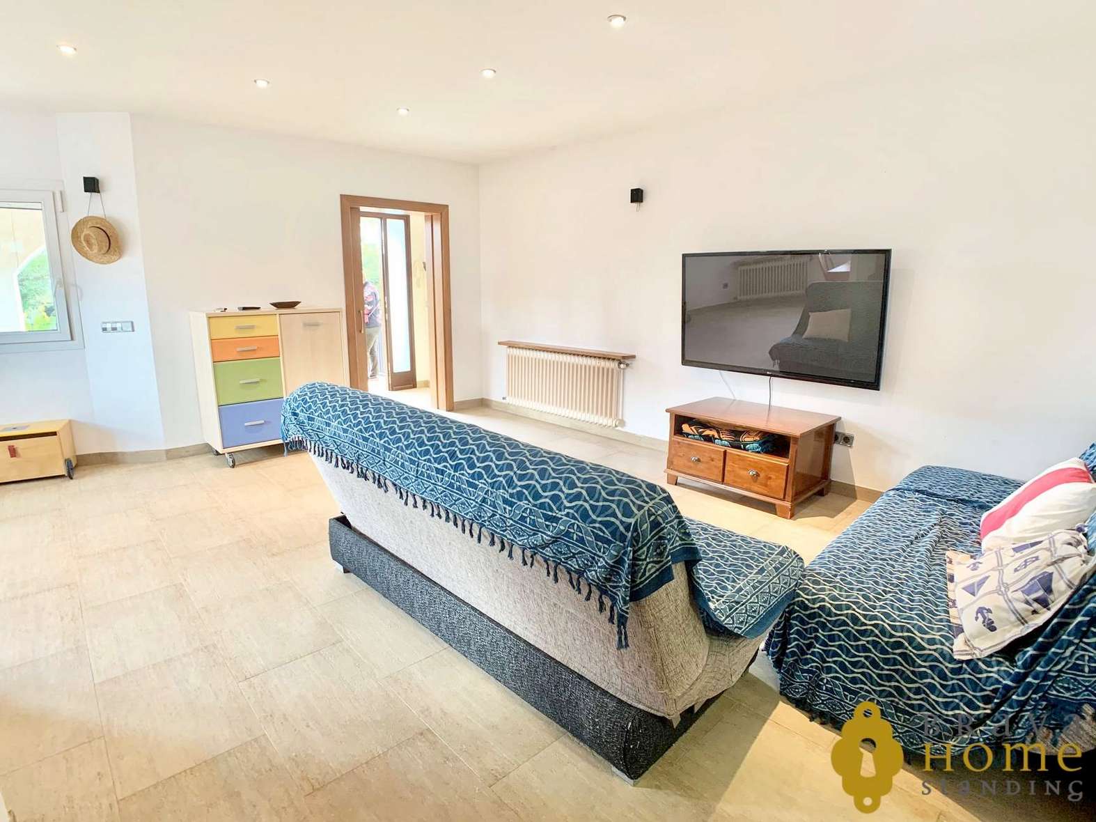 Bonita casa reformada cerca de la playa en venta en Empuriabrava