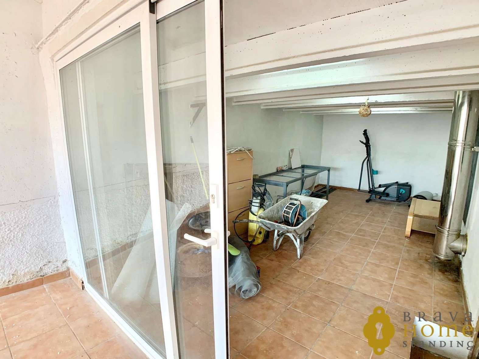 Bonita casa reformada cerca de la playa en venta en Empuriabrava