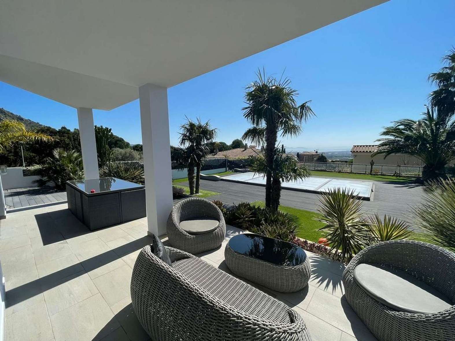 Magnificent villa with sea view in Bellavista en Palau Saverdera