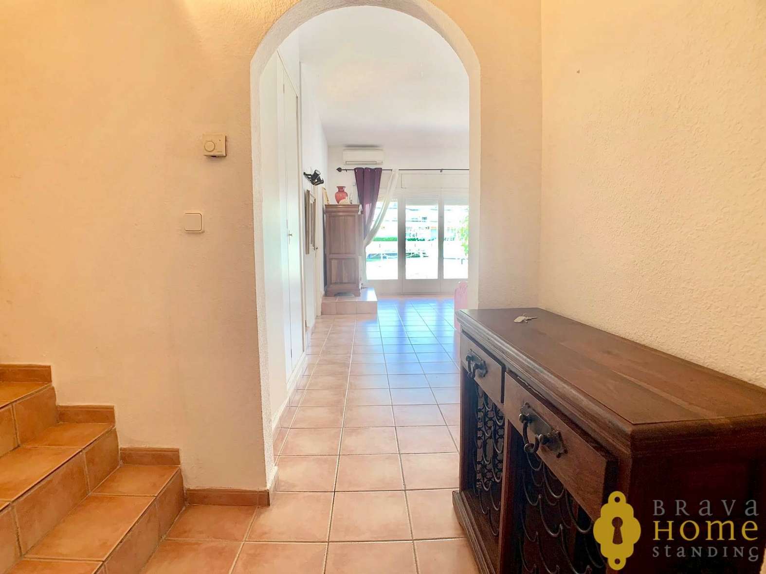Magnífic apartament amb amarratge per a veler, en venda a Empuriabrava
