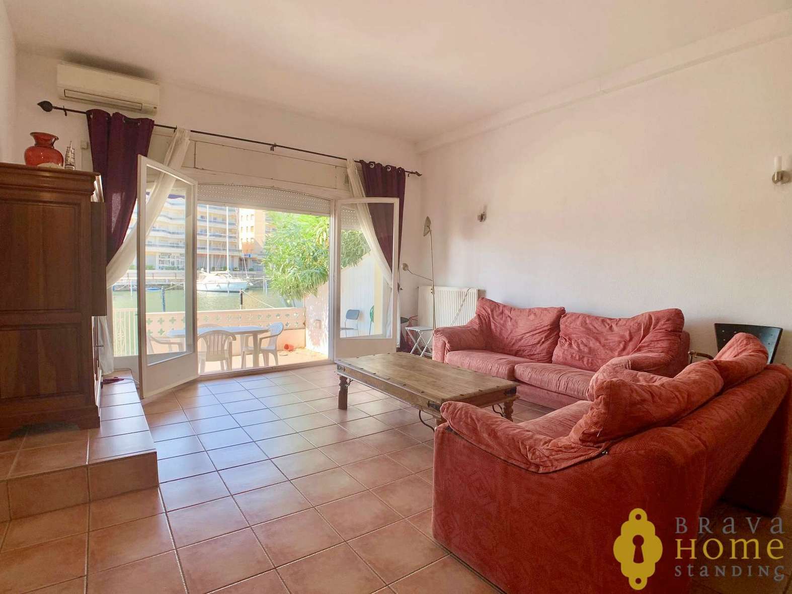 Magnífic apartament amb amarratge per a veler, en venda a Empuriabrava