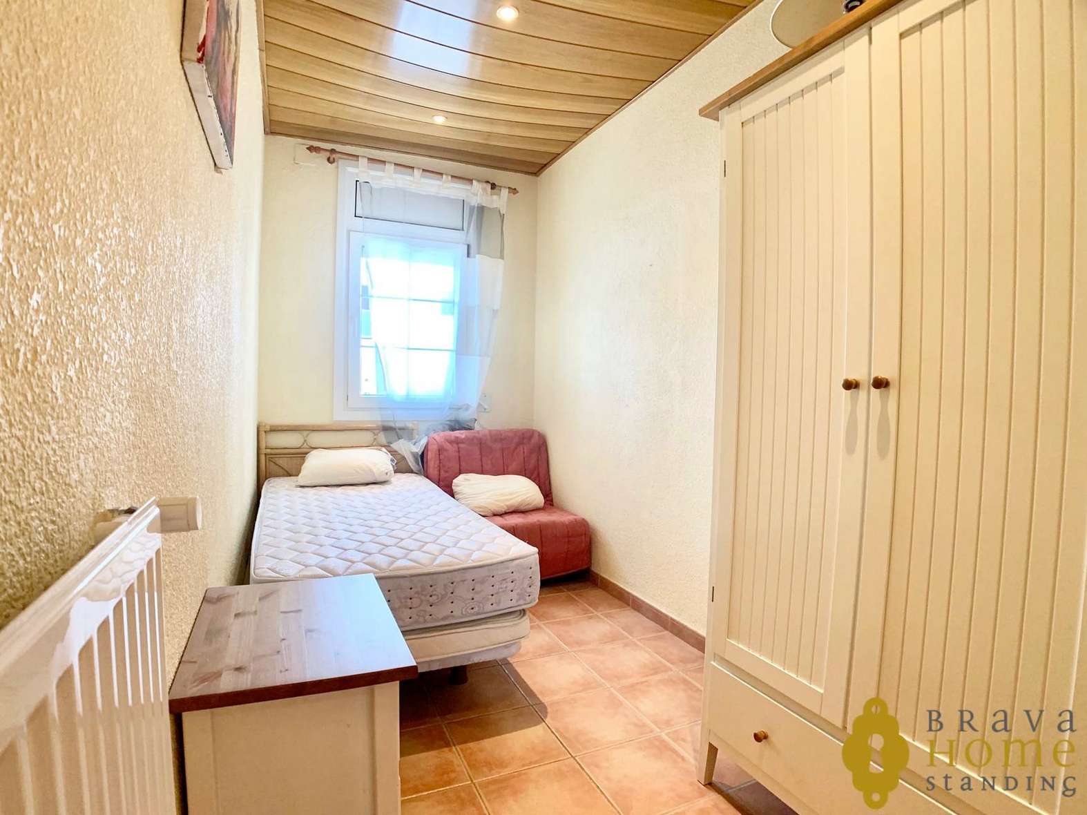 Magnífic apartament amb amarratge per a veler, en venda a Empuriabrava