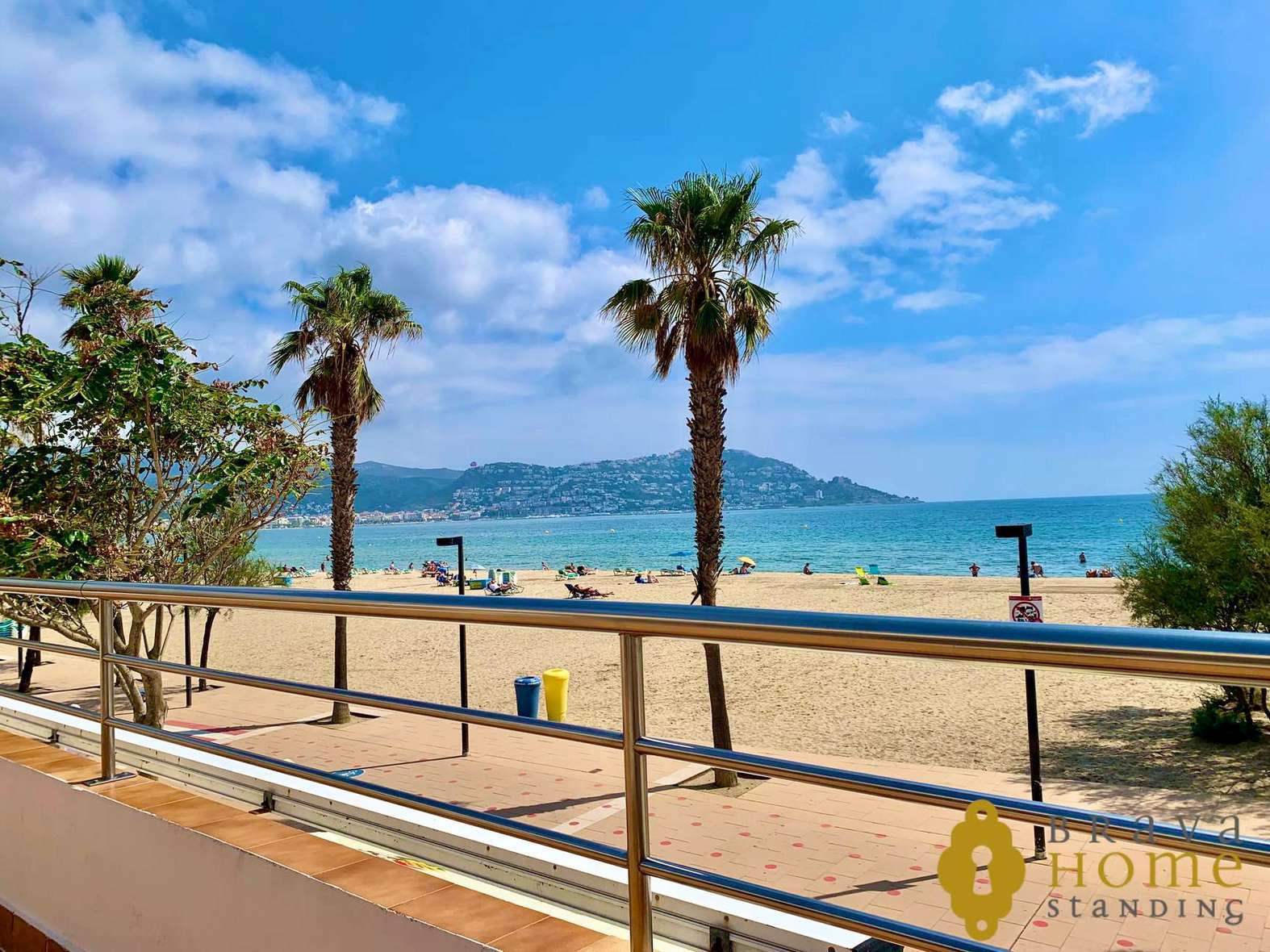 Magnífic apartament a 1a línia de mar amb terrassa de 76m2 en venda a Santa Margarida