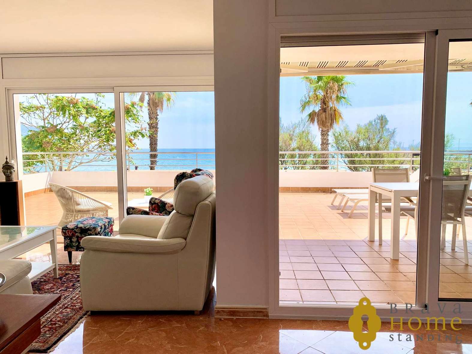 Magnífico apartamento en 1a línea de mar con terraza de 76m2 en venta en Santa Margarita