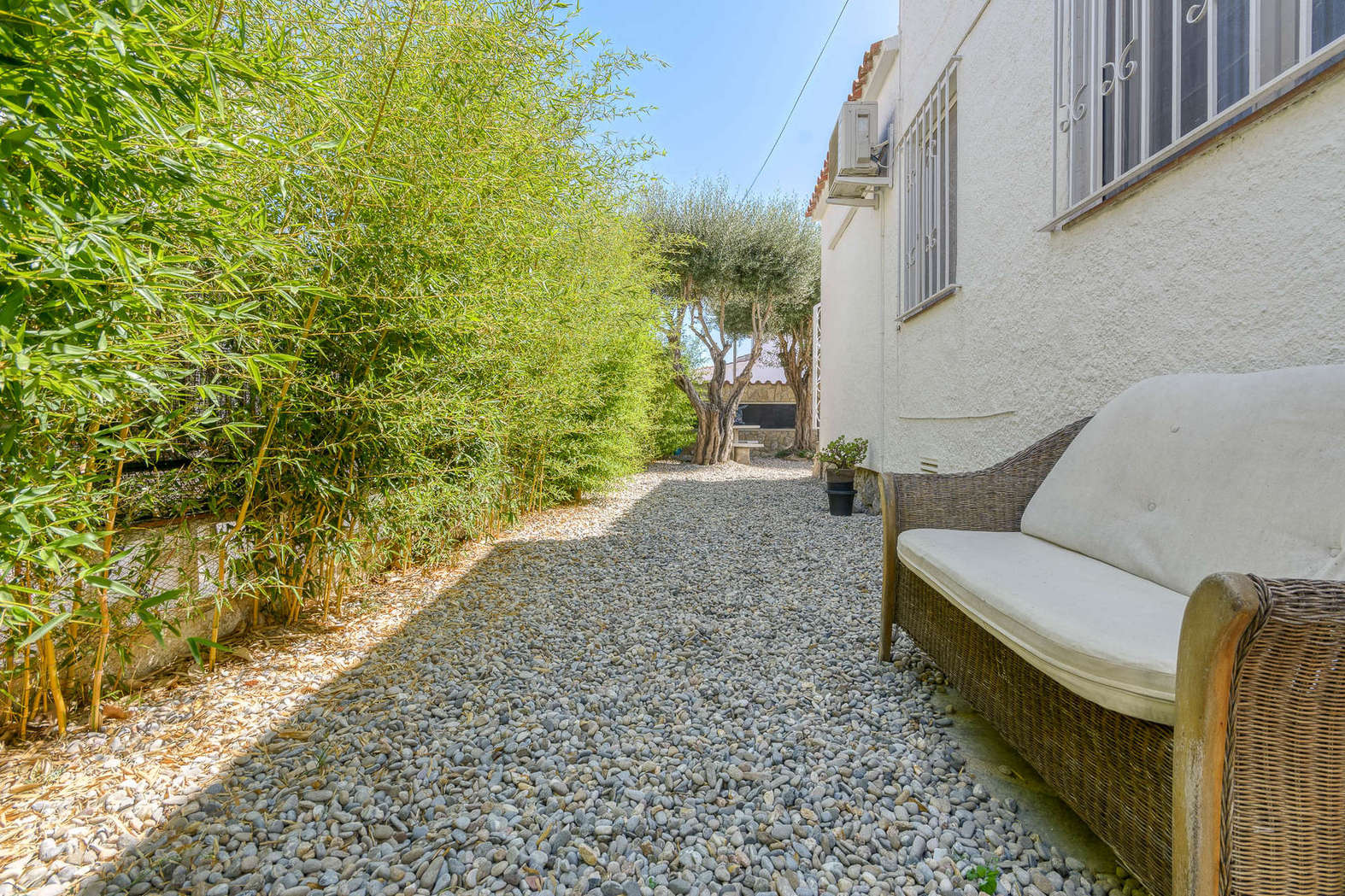 Casa amb piscina en un sector tranquil en venda a Empuriabrava