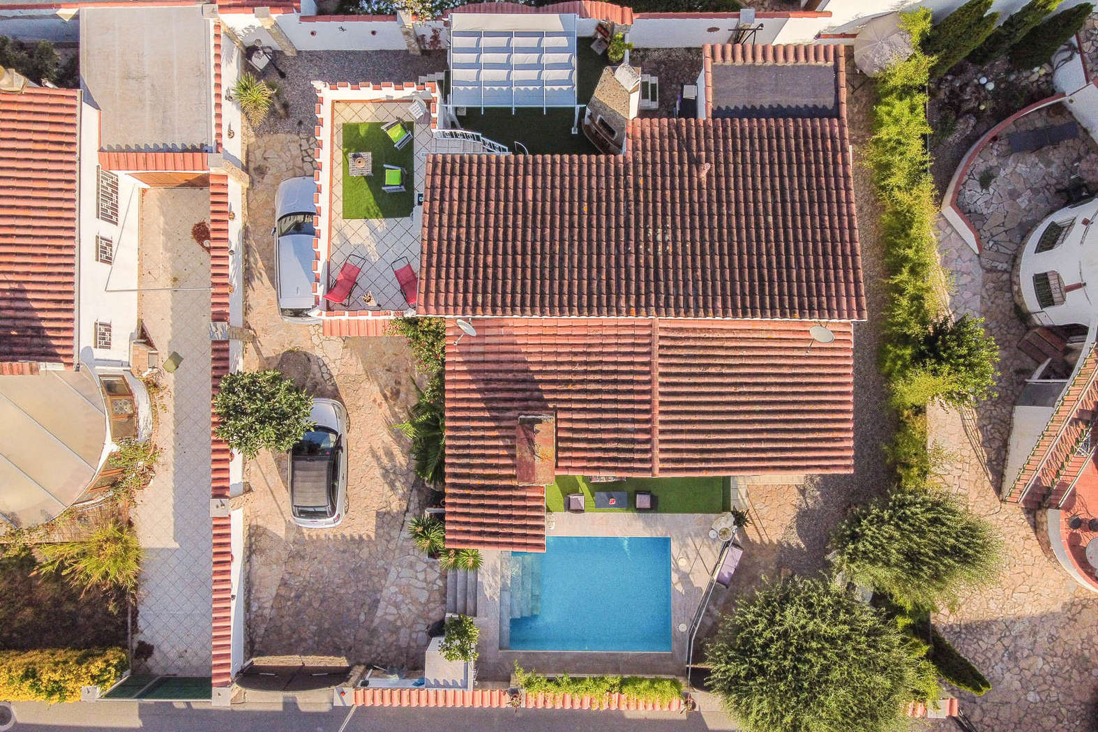 Maison avec piscine dans un secteur calme, en vente à Empuriabrava