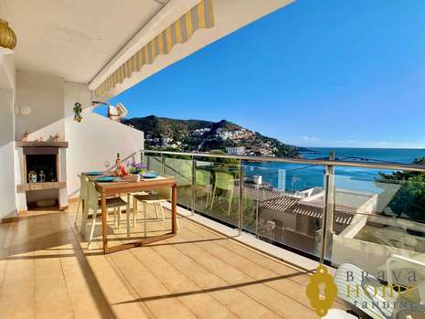Precioso apartamento con vistas al mar y parking en venta en Rosas - Canyelles