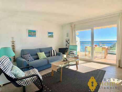 Bonic apartament amb vista al mar i parking en venda a Roses - Canyelles