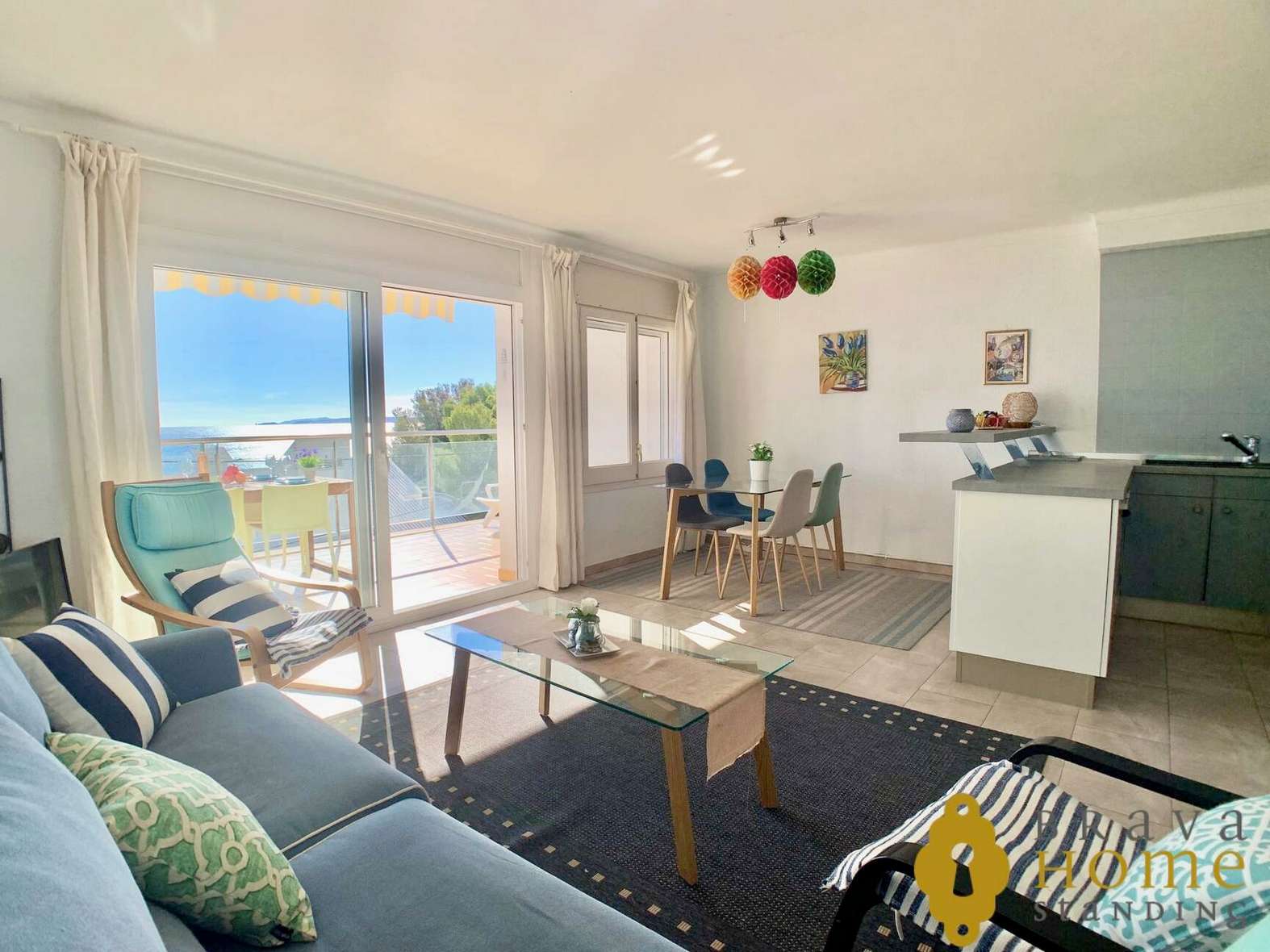 Precioso apartamento con vistas al mar y parking en venta en Rosas - Canyelles