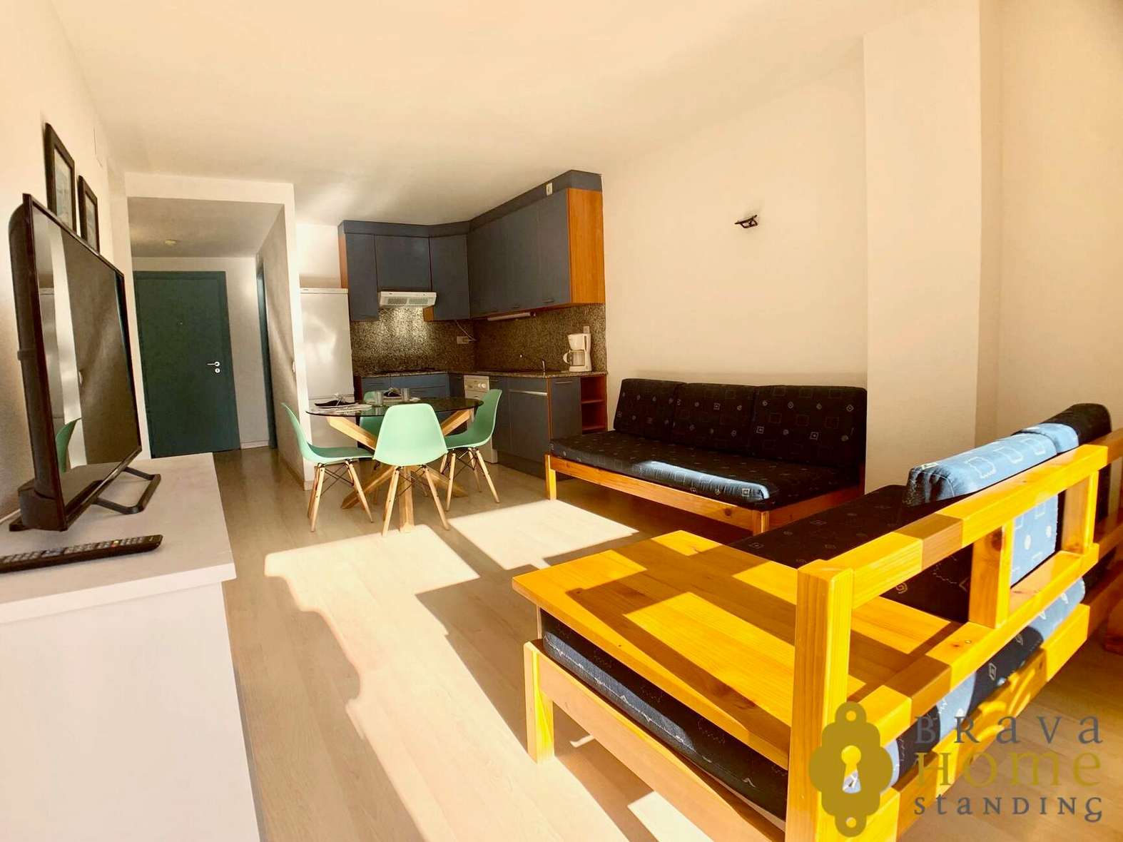 Bonic apartament amb terrassa sud en una preciosa residencia amb piscina comunitària