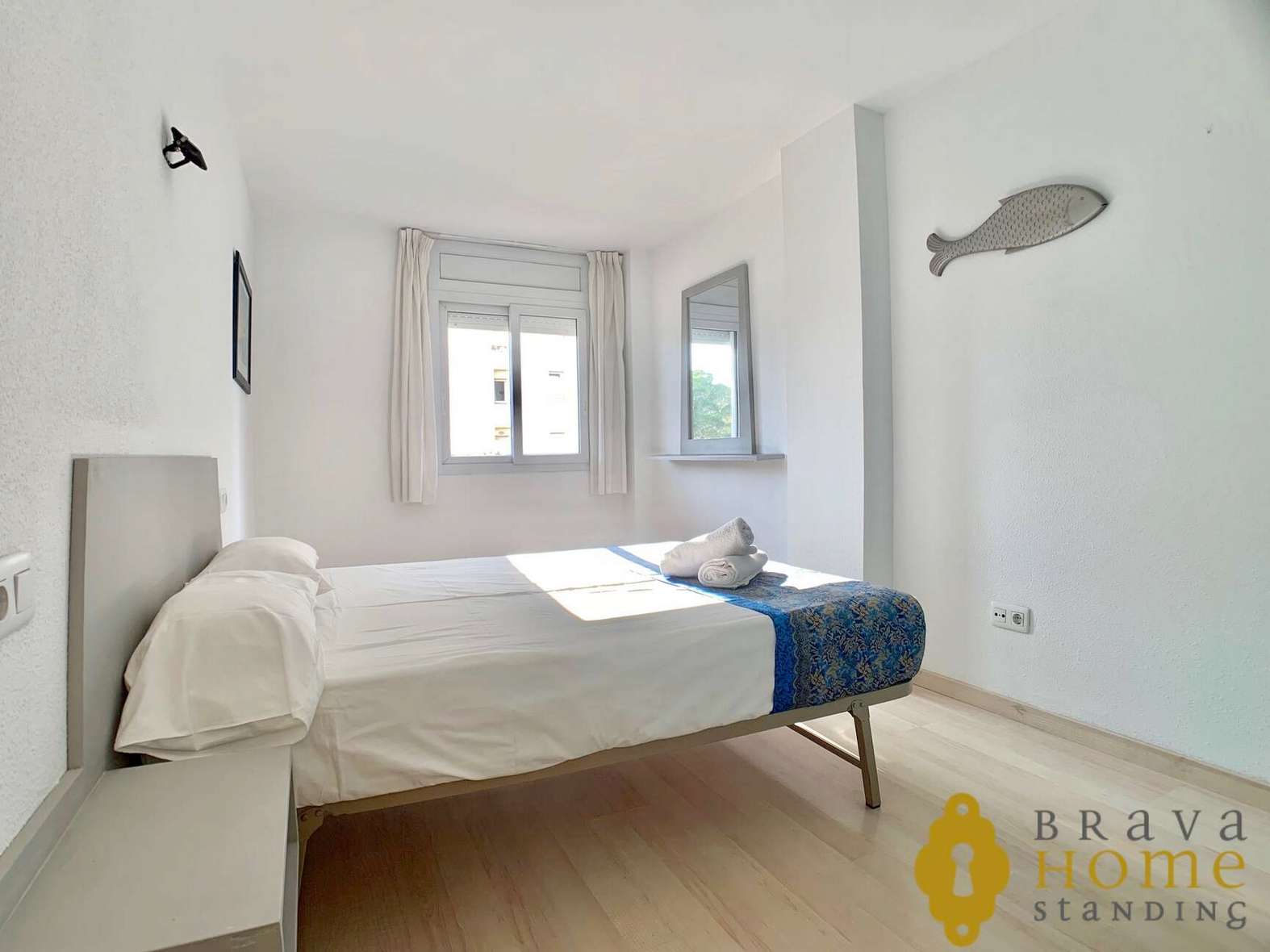 Bonic apartament amb terrassa sud en una preciosa residencia amb piscina comunitària