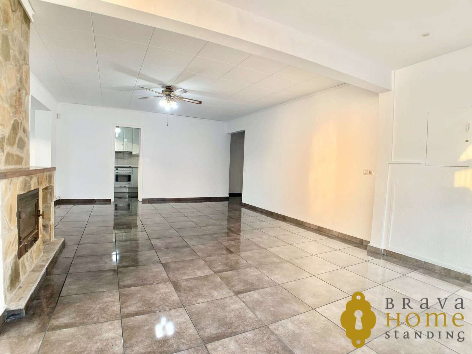 Àmplia casa de planta baixa + apartament de convidats, en venda a Empuriabrava