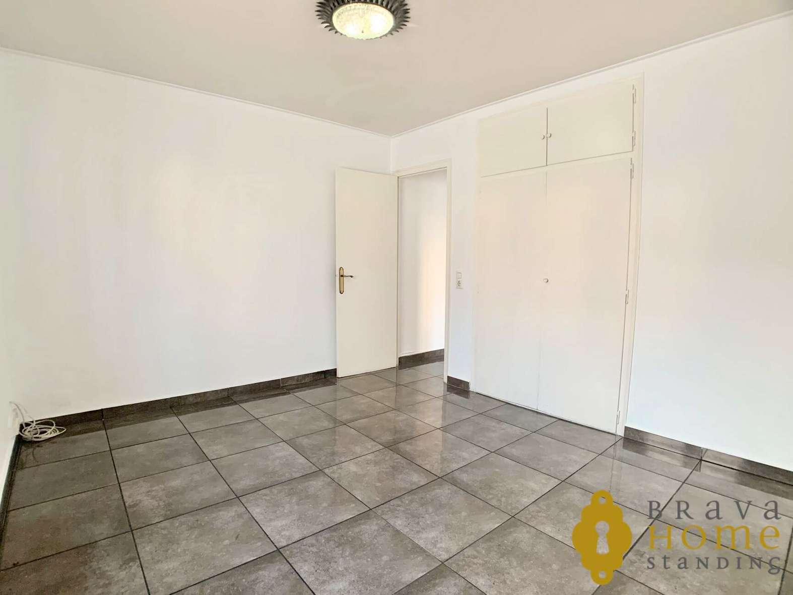 Àmplia casa de planta baixa + apartament de convidats, en venda a Empuriabrava