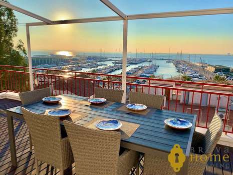 EN VENTE Superbe Appartement au Centre de Rosas à 50m de la plage