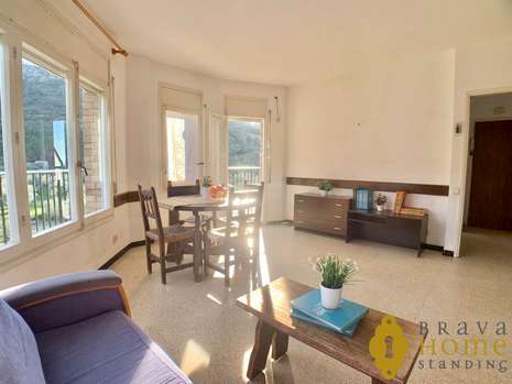 Apartment overlooking the natural park for sale in Rosas