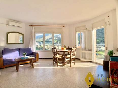Apartment overlooking the natural park for sale in Rosas
