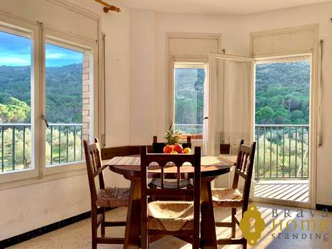 Apartment overlooking the natural park for sale in Rosas