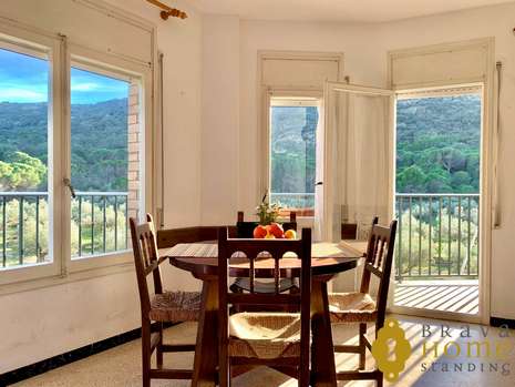 Apartment overlooking the natural park for sale in Rosas
