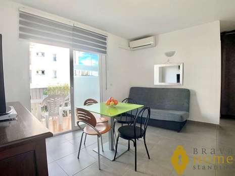 Precioso apartamento de un dormitorio en el centro de Empuriabrava cerca de la playa