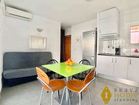 Precioso apartamento de un dormitorio en el centro de Empuriabrava cerca de la playa