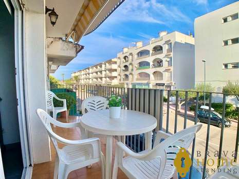 Precioso apartamento de un dormitorio en el centro de Empuriabrava cerca de la playa