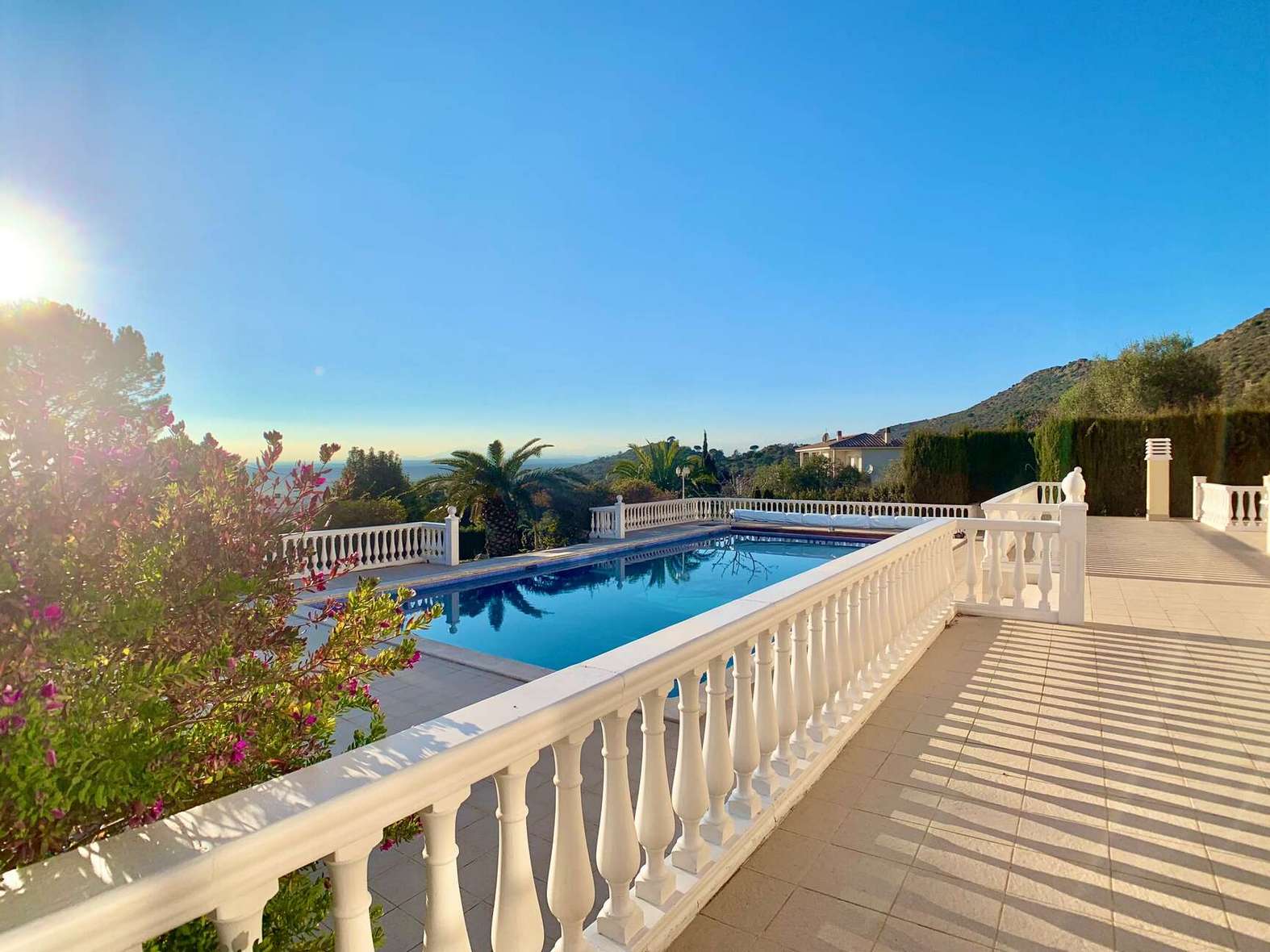 Luxurious villa with swimming pool for sale in Pau - Els Olivars