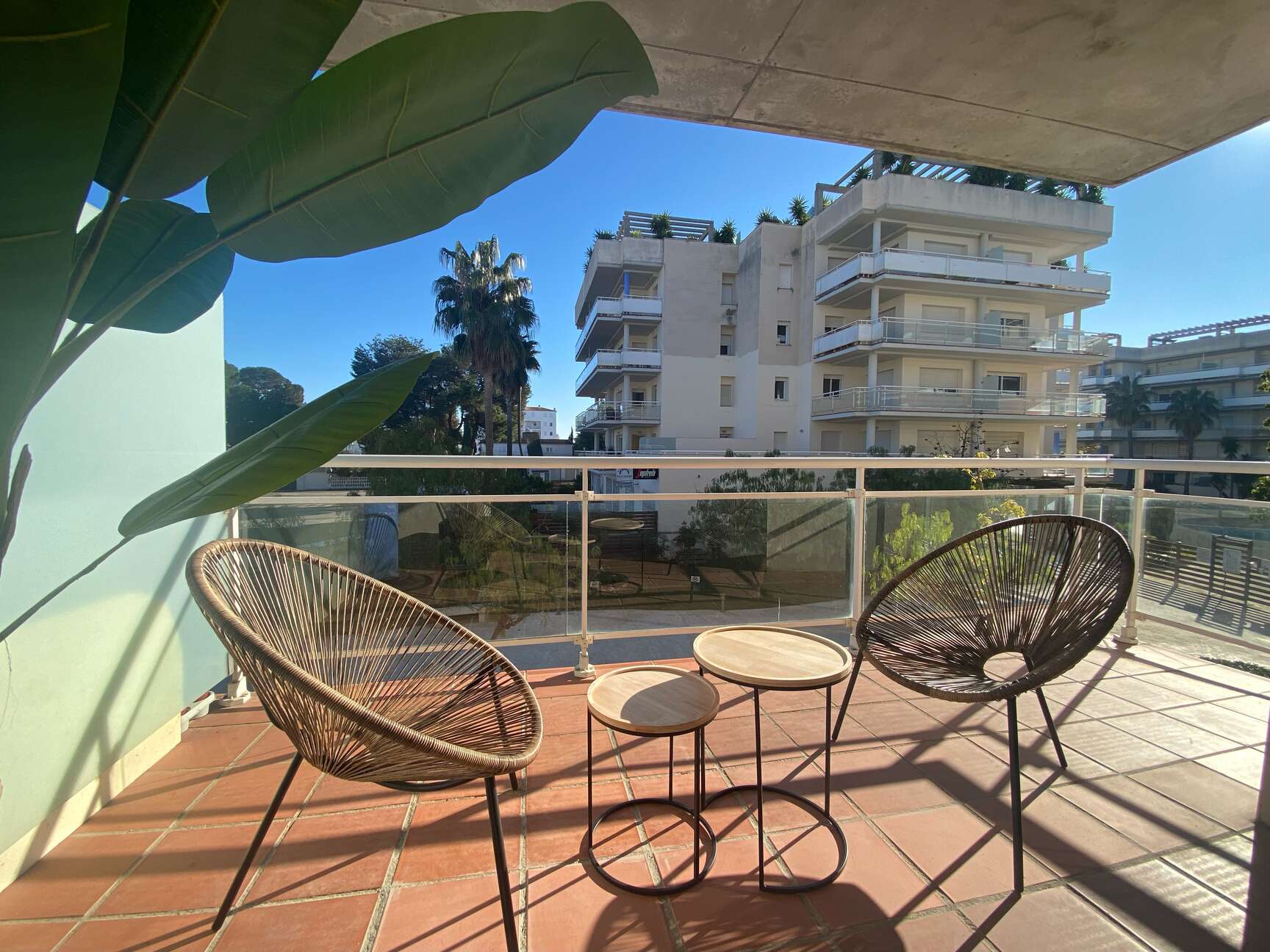 Bonic apartament amb terrassa sud en una preciosa residencia amb piscina comunitària