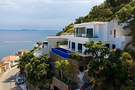 Casa de diseño con vistas al mar en venta en Rosas - Canyelles