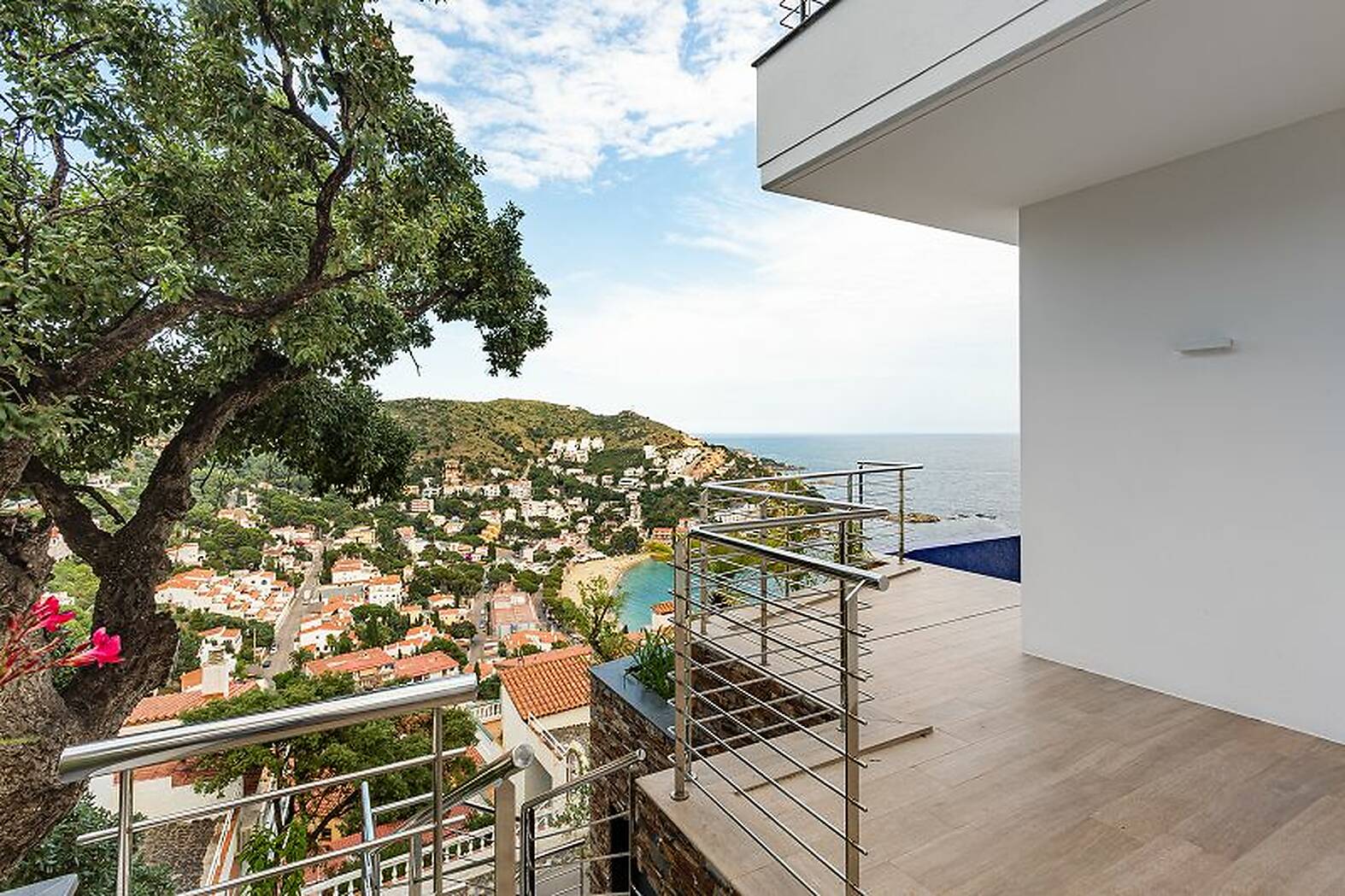 Casa de diseño con vistas al mar en venta en Rosas - Canyelles