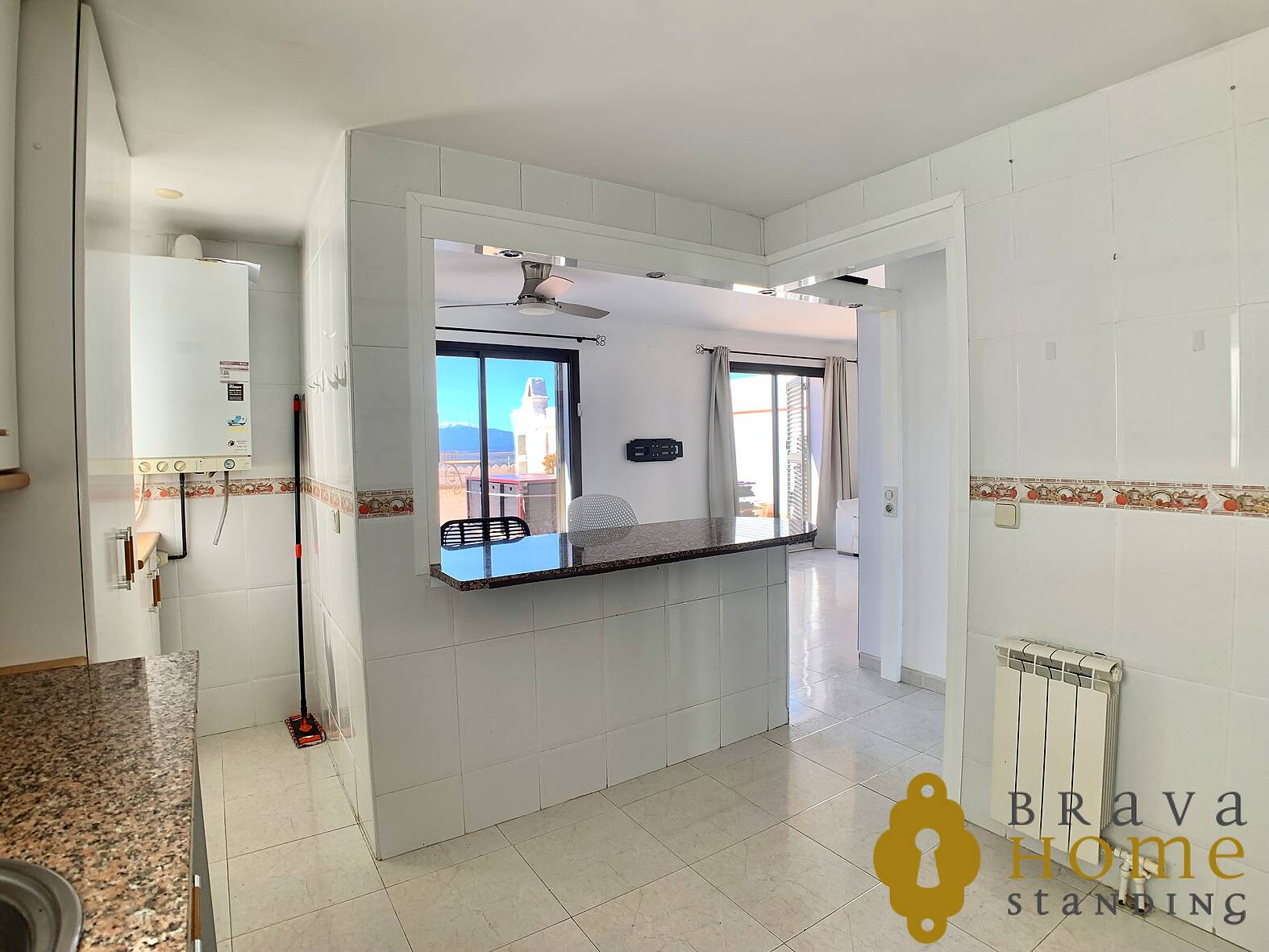 Beautiful house with sea view and pool for sale in Rosas
