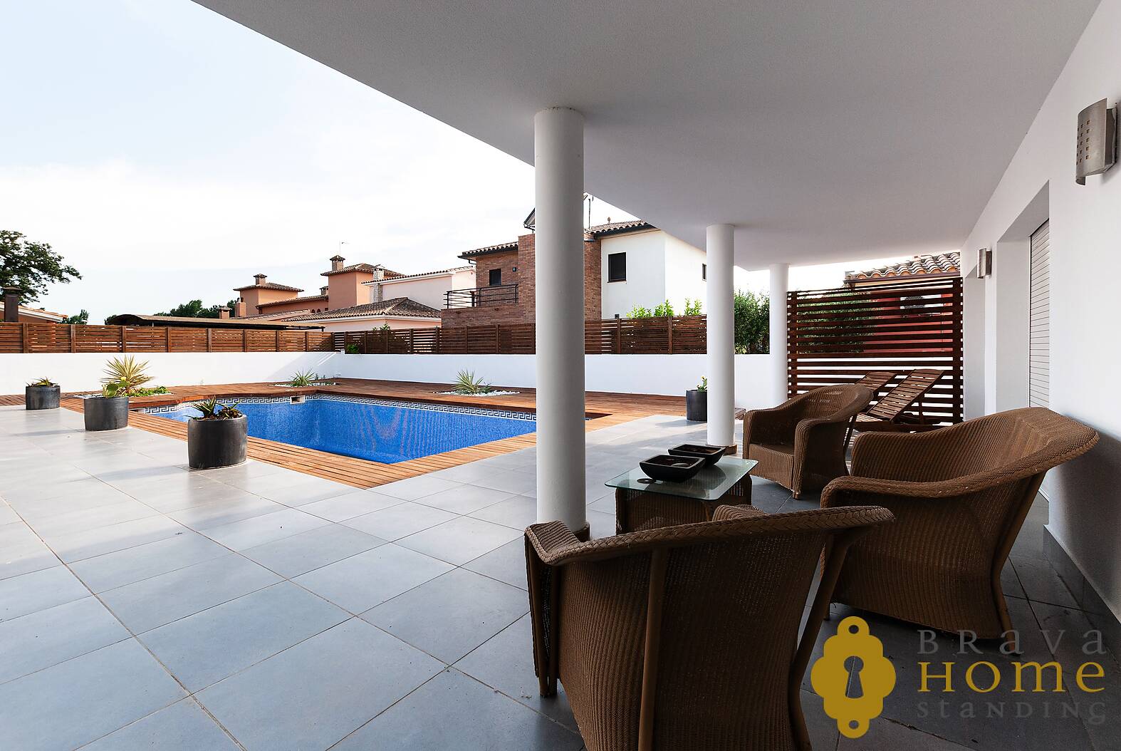 Very spacious luxury house with pool for sale in Castelló d'Empuries