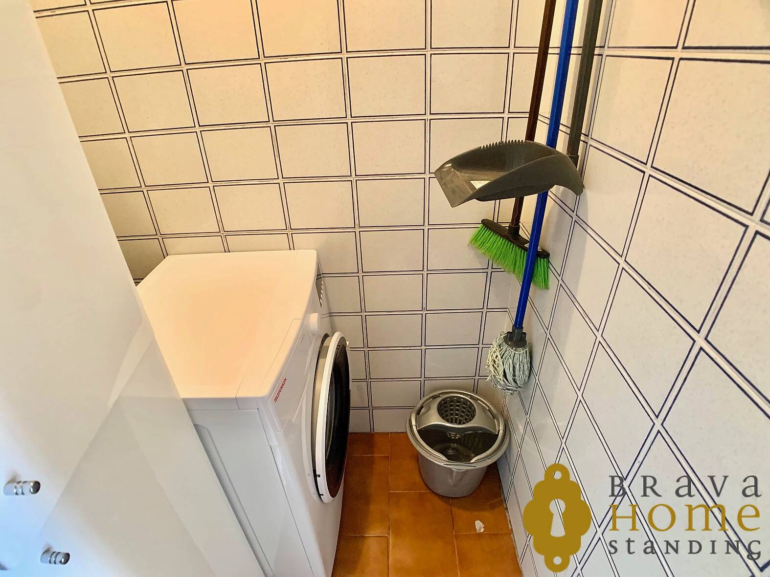 Beautiful renovated apartment for sale near the beach of Empuriabrava