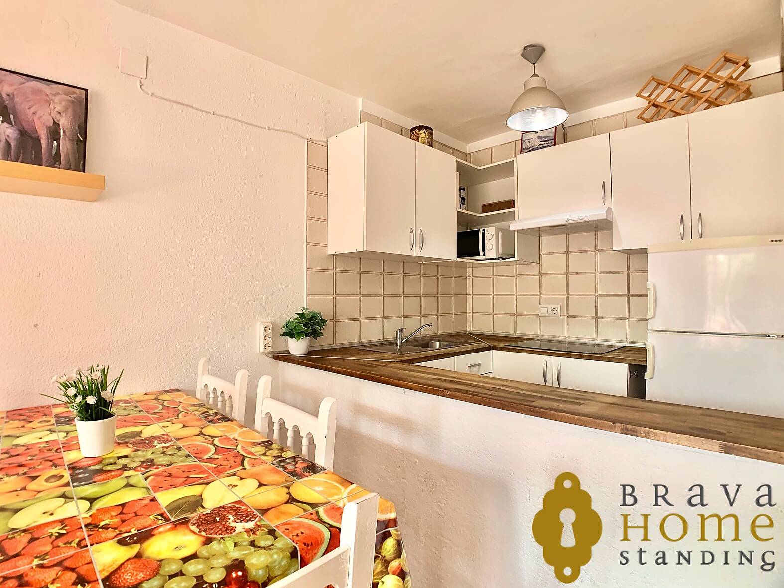 Beautiful renovated apartment for sale near the beach of Empuriabrava