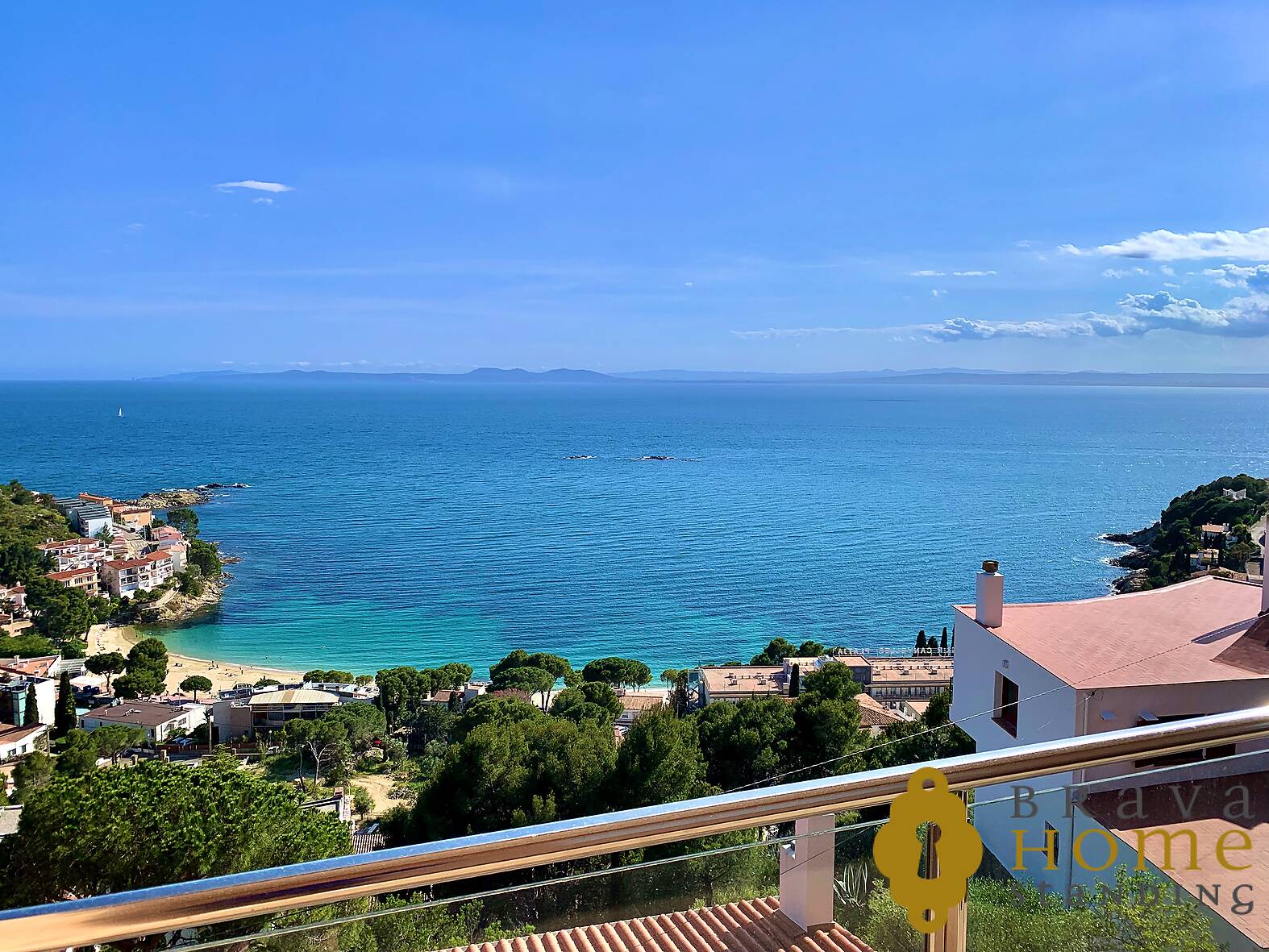 Apartamento con espectaculares vistas al mar en venta en Rosas - Canyelles