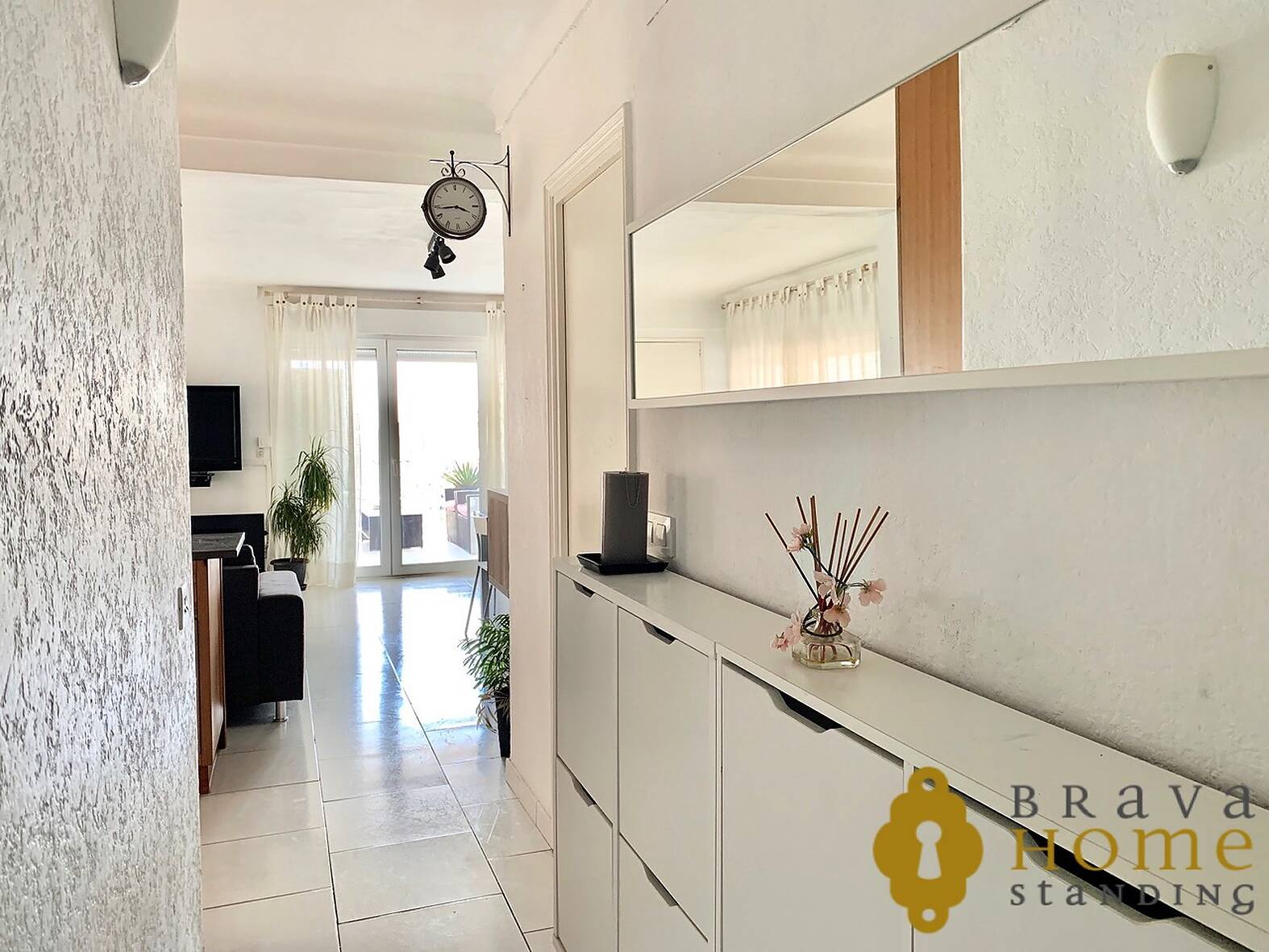 Splendid apartment overlooking the harbor and sea for sale in Empuriabrava