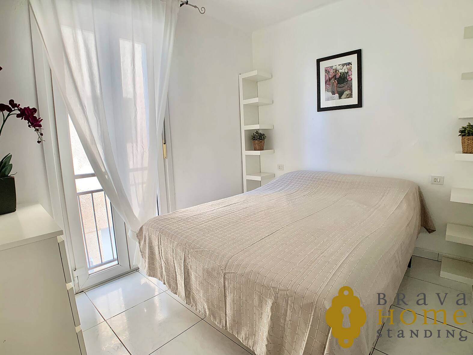 Espléndido apartamento con vistas al puerto y al mar en venta en Empuriabrava